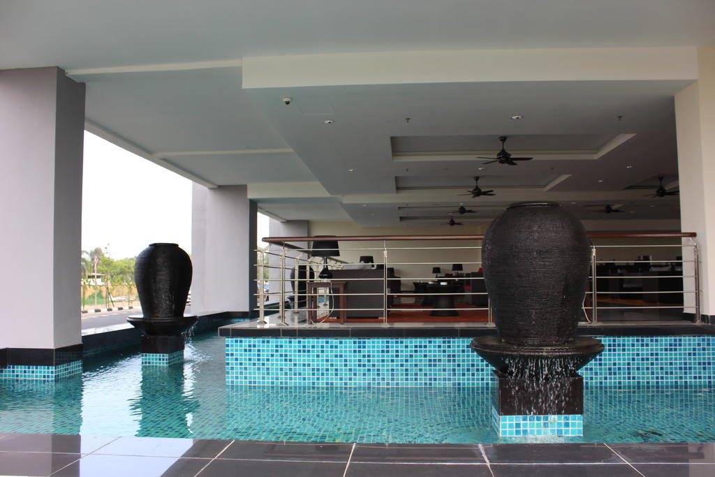 Raia Hotel & Convention Centre Terengganu Kuala Terengganu Exterior foto